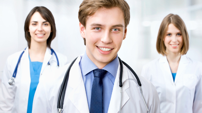 Сегодня в больницах и поликлиниках страны начали работу более 5 тысяч...